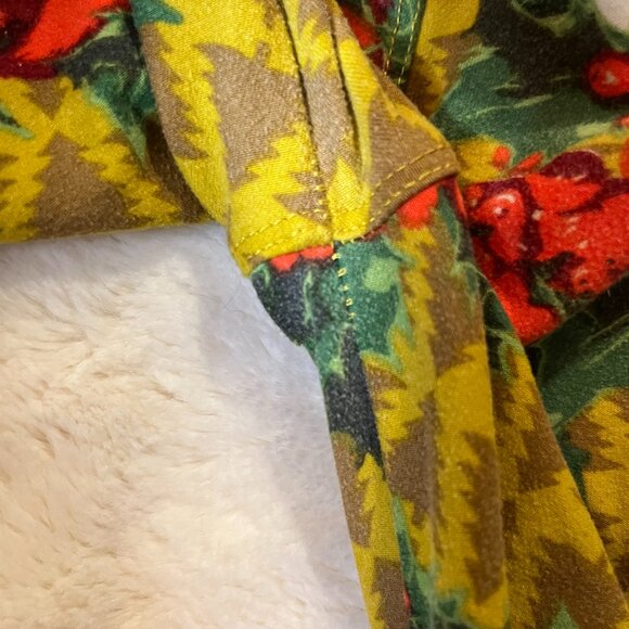 LuLaRoe One Size Leggings Retro CHRISTMAS Gold Trees Holly Holidays Soft Stretch - Picture 5 of 7